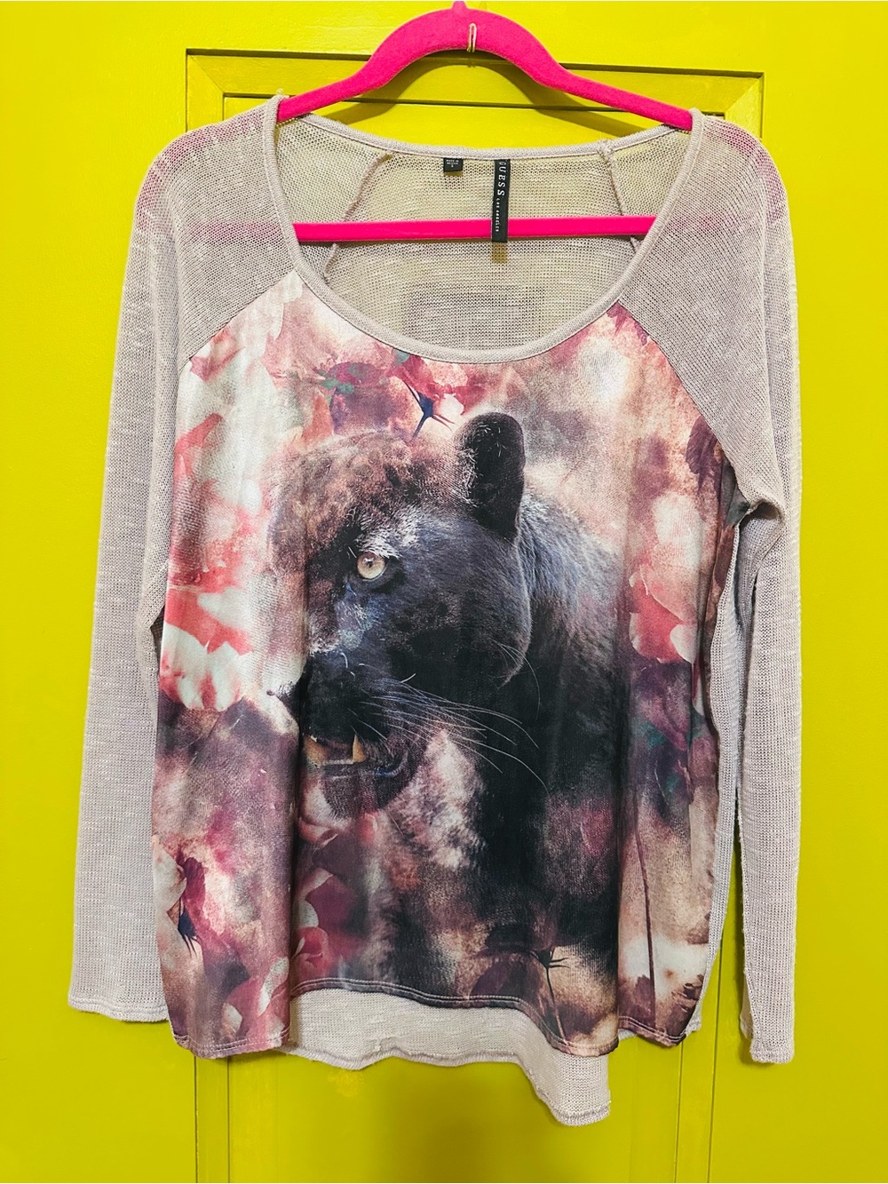 Guess Panther Graphic Raglan Sweatshirt - Blush & Black